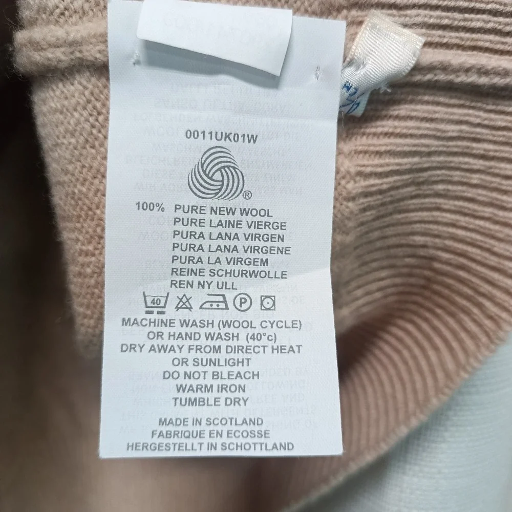 NWT White Of Hawick Men's Size 42 Beige 100% Lambswool 5 Button Vest‎ Scotland